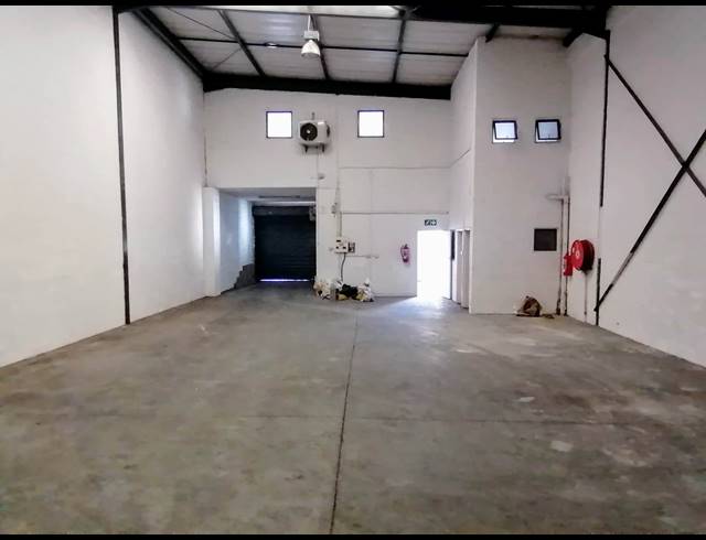 296M² WAREHOUSE TO LET IN BEACONVALE